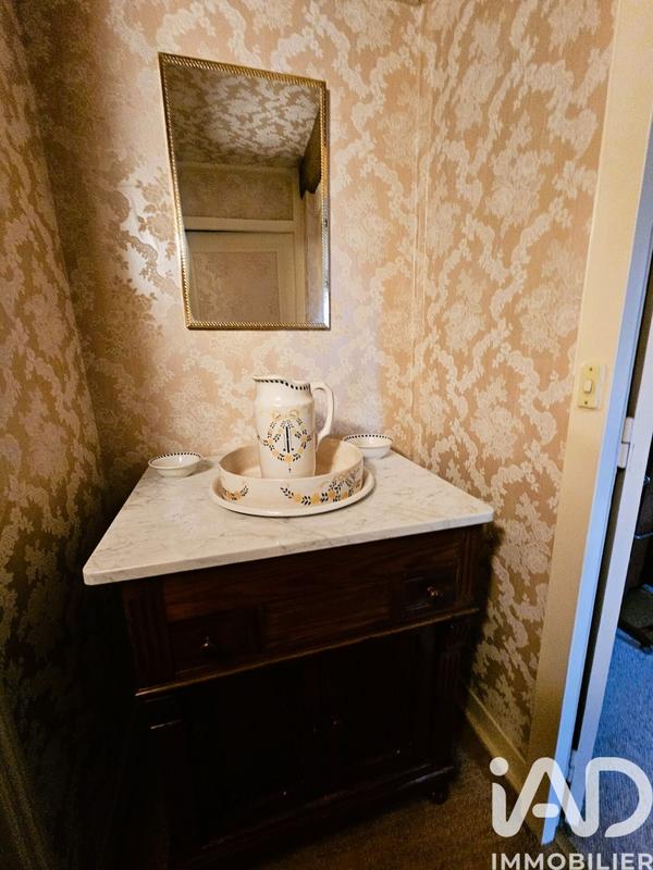 Maison - 240 m² - 9 pièces