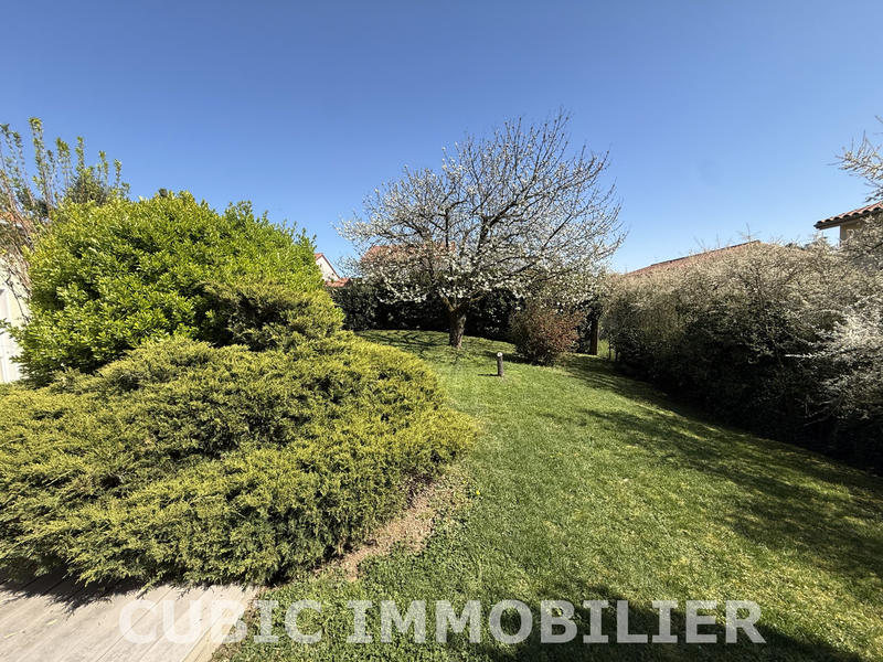 Maison - 102 m² - 4 pièces