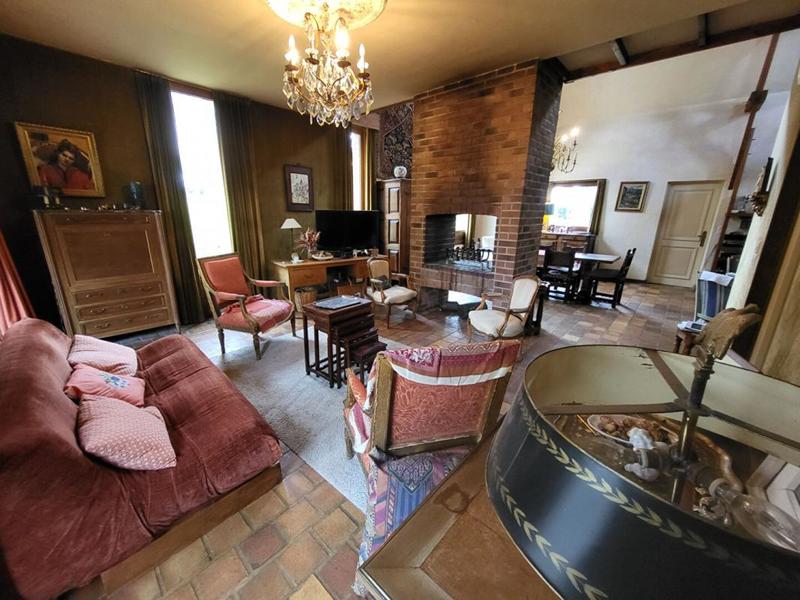 Maison - 300 m² - 11 pièces