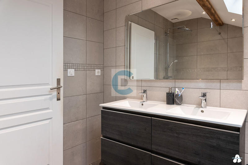 Maison - 144 m² - 8 pièces