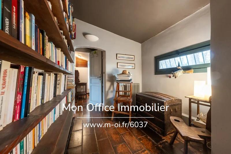 Maison - 236 m² - 7 pièces