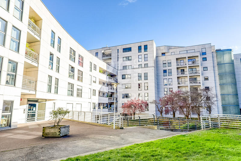 Appartement - 93 m² - 4 pièces