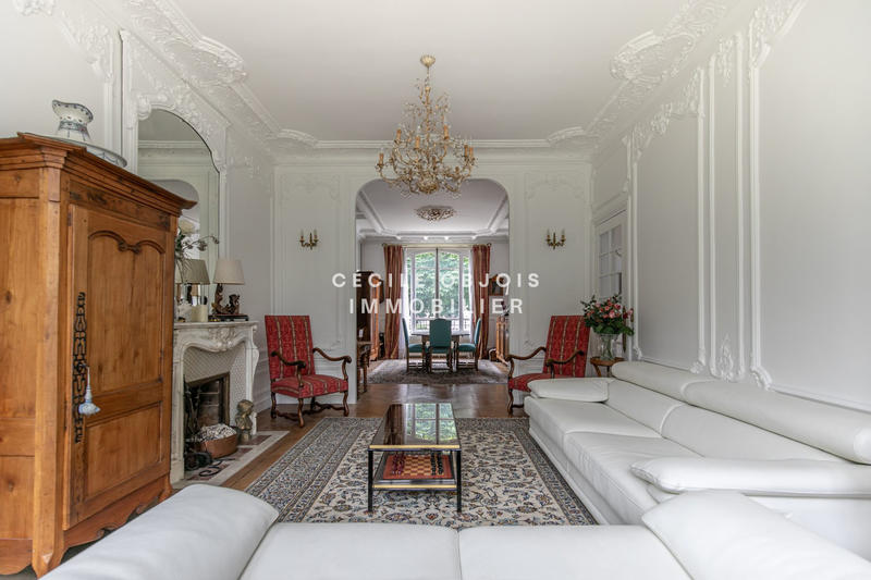 Maison - 272 m² - 11 pièces