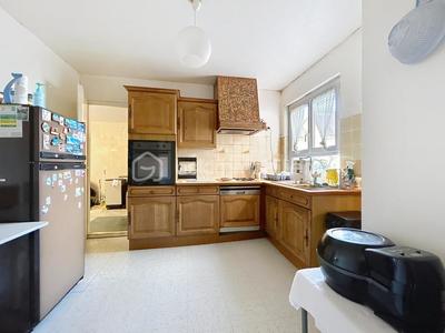 Maison traditionnelle - 100 m² - 5 pièces