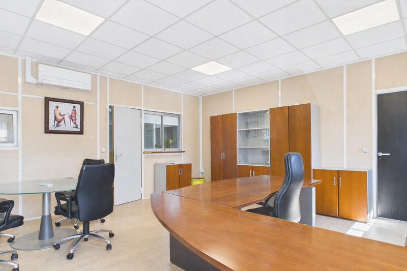 Bureau - 107 m² - 5 pièces