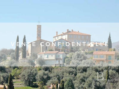 Maison - 230 m² - 7 pièces