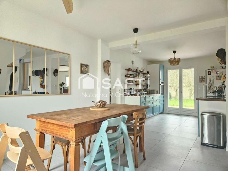 Maison - 180 m² - 8 pièces