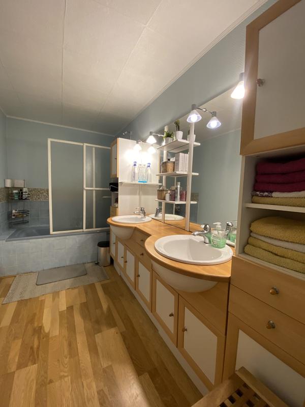 Maison - 200 m² - 6 pièces