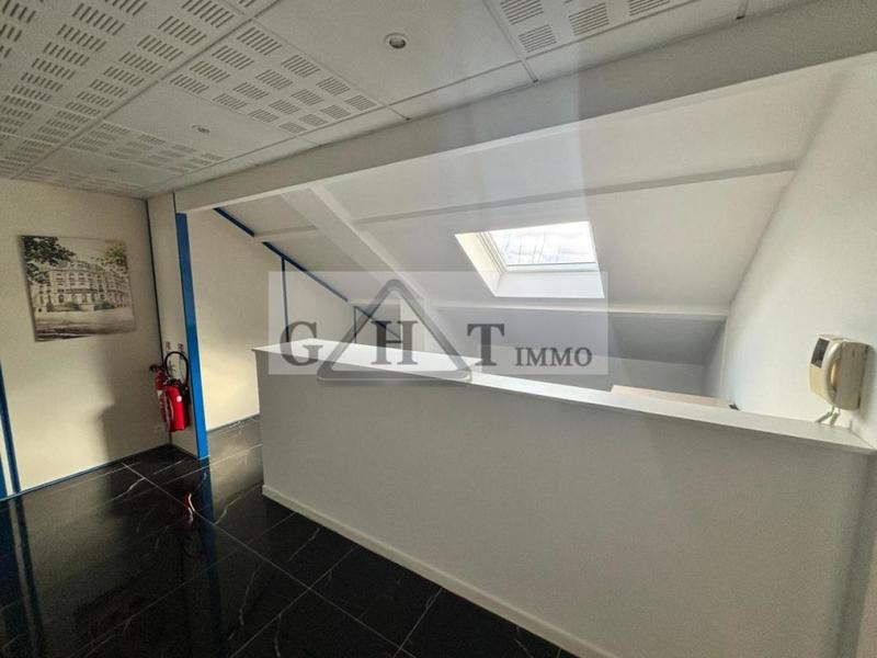 Entrepôt - 1 170 m²