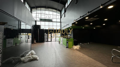 Local commercial - 2 800 m²
