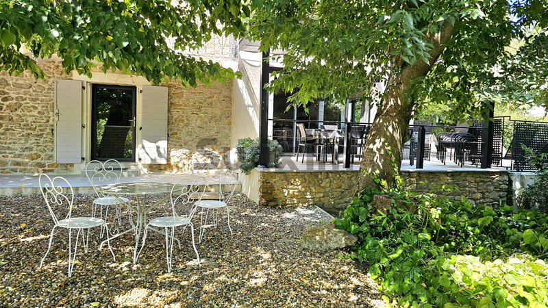 Maison - 186 m² - 7 pièces