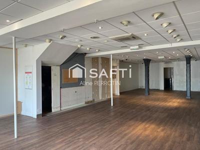Local commercial - 313 m² - 8 pièces