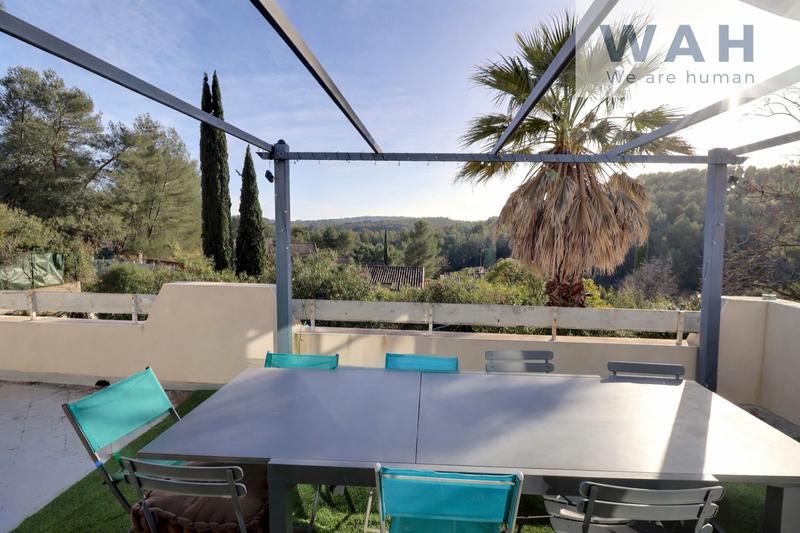 Maison - 205 m² - 6 pièces