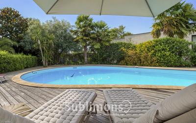 Maison contemporaine - 240 m² - 9 pièces