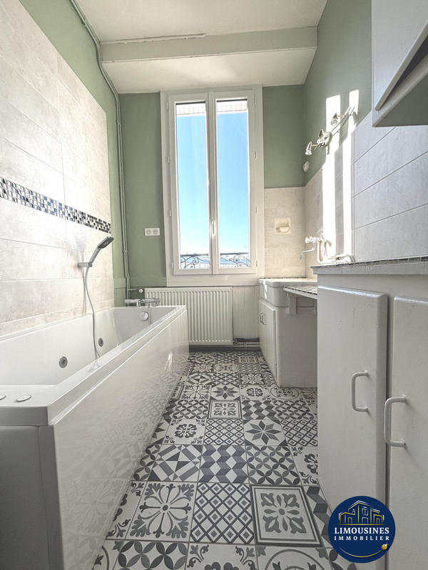 Maison - 153 m² - 8 pièces