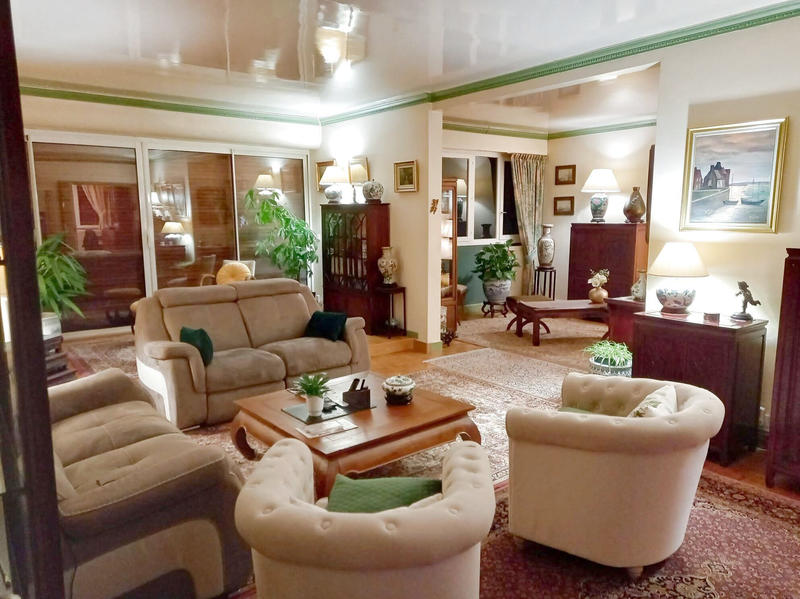 Appartement - 129 m² - 6 pièces