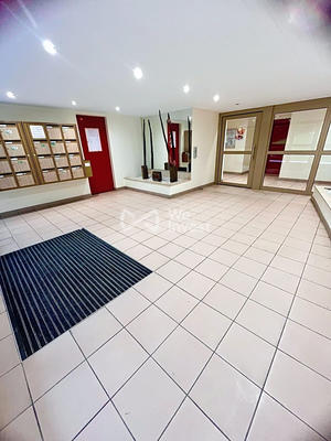 Appartement - 99 m² - 6 pièces