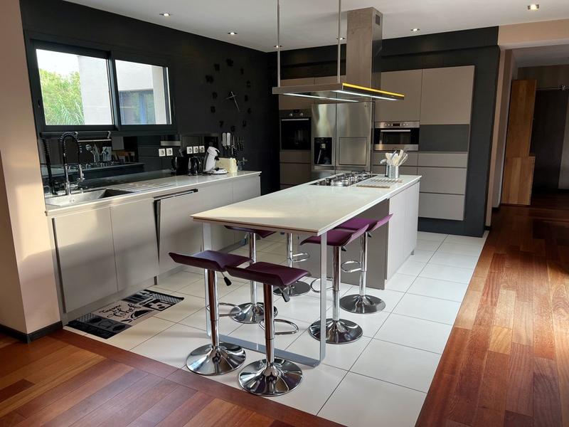 Villa - 183 m² - 6 pièces