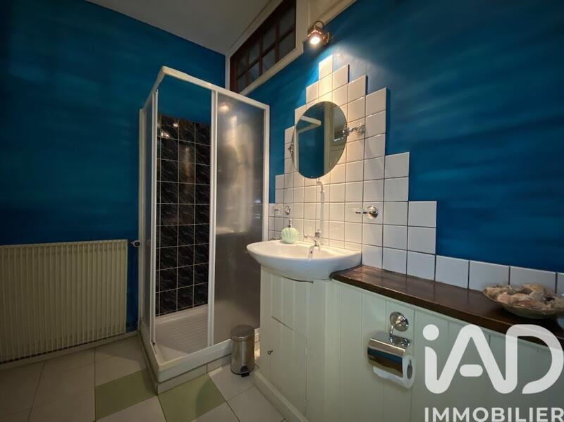 Maison - 300 m² - 10 pièces