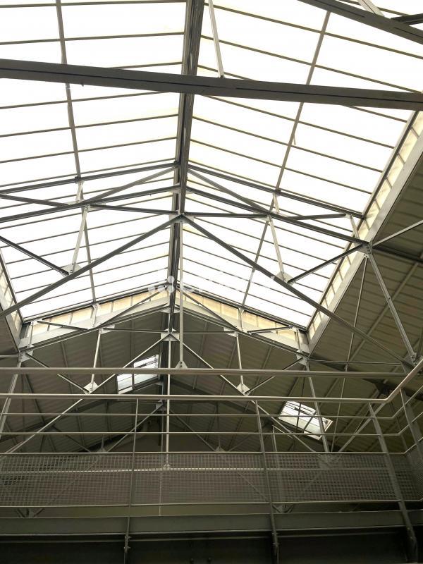 Bureau - 2 000 m² - 6 pièces