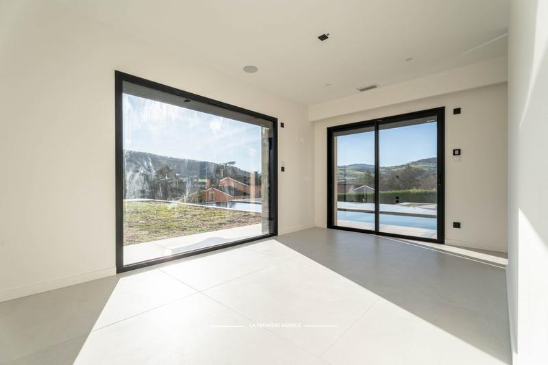 Maison contemporaine - 137 m² - 5 pièces