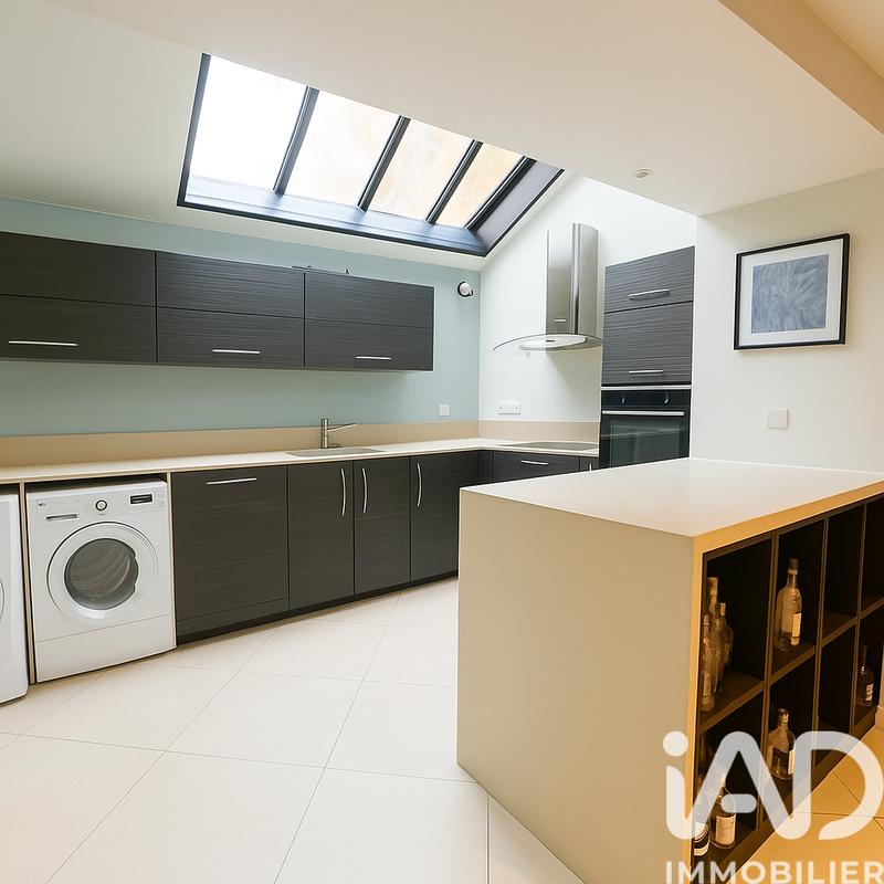 Maison - 222 m² - 6 pièces