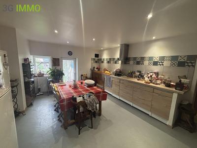 Maison de village - 196 m² - 7 pièces