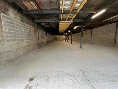 Entrepôt - 350 m²