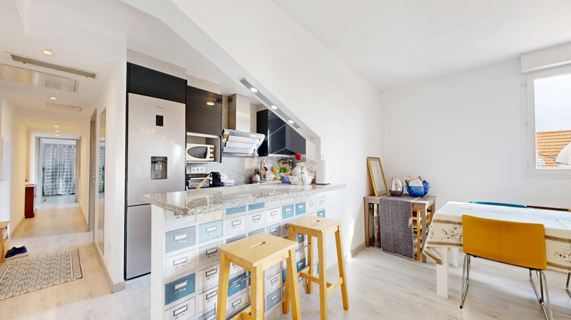 Appartement - 90 m² - 4 pièces