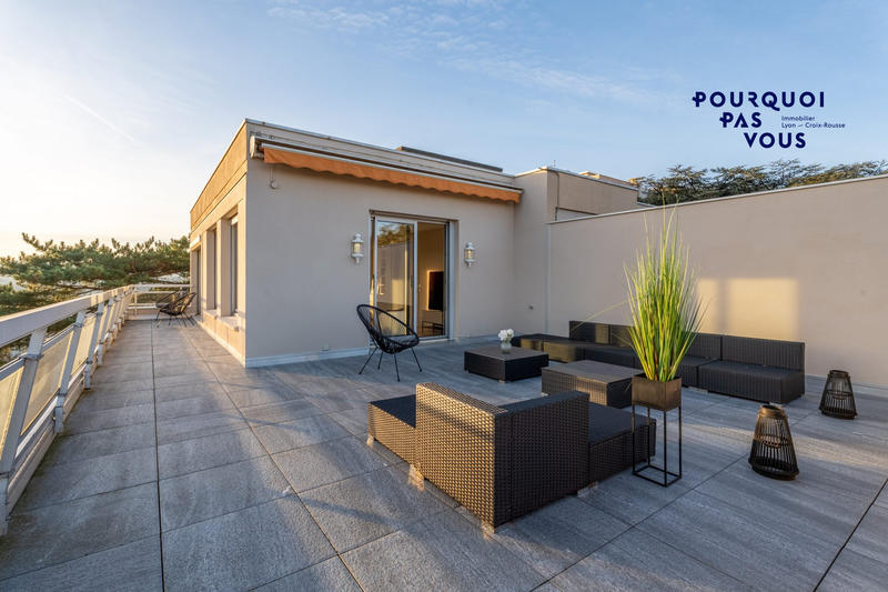 Appartement - 200 m² - 6 pièces