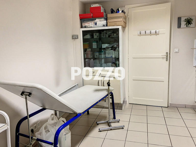 Local d'activité / Entrepôt - 65 m² - 4 pièces