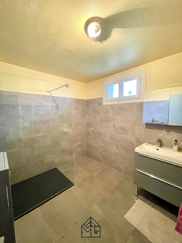 Maison - 185 m² - 7 pièces