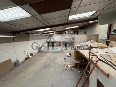 Entrepôt - 1 260 m²