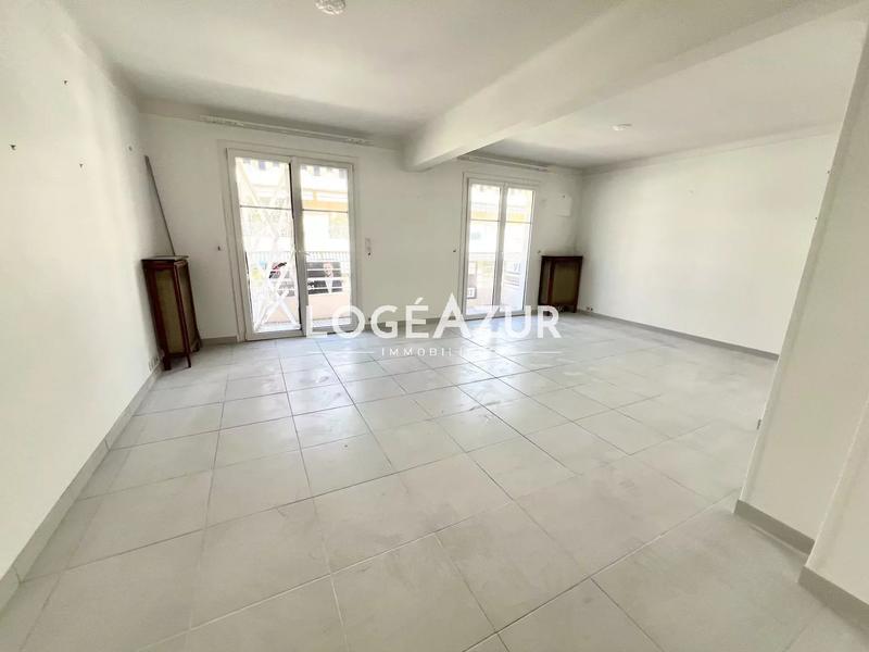 Appartement - 80 m² - 3 pièces