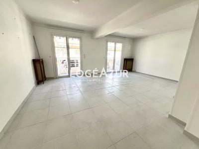 Appartement - 80 m² - 3 pièces