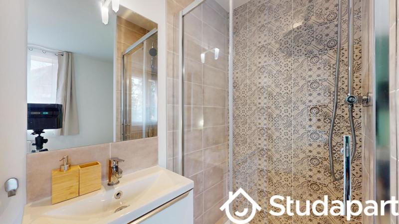 Chambre - 11 m² - 1 pièce