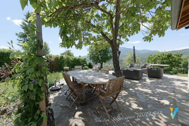 Maison - 195 m² - 9 pièces