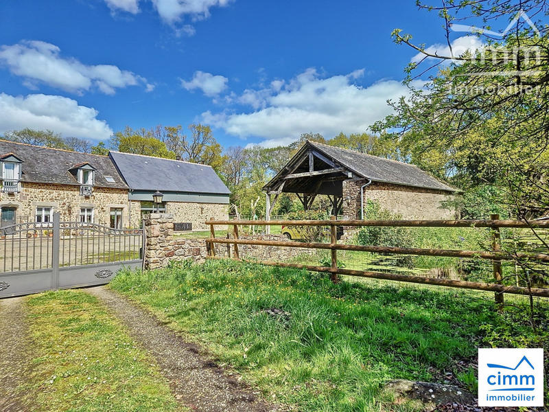 Maison ancienne - 290 m² - 8 pièces