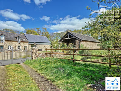 Maison ancienne - 290 m² - 8 pièces