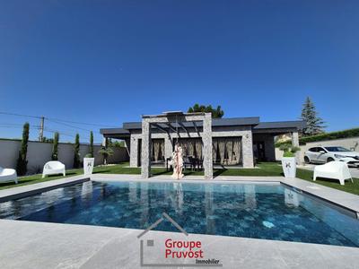 Maison - 240 m² - 5 pièces