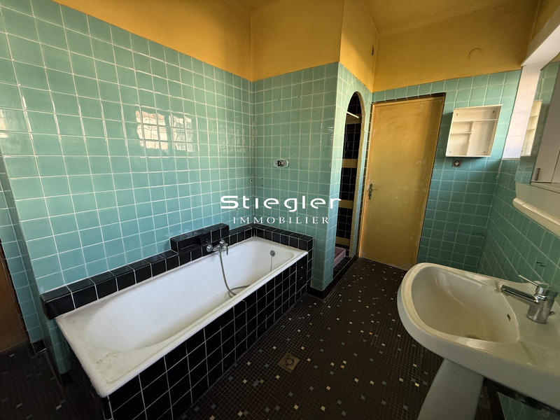 Maison - 204 m² - 6 pièces