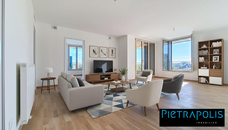 Appartement - 90 m² - 4 pièces