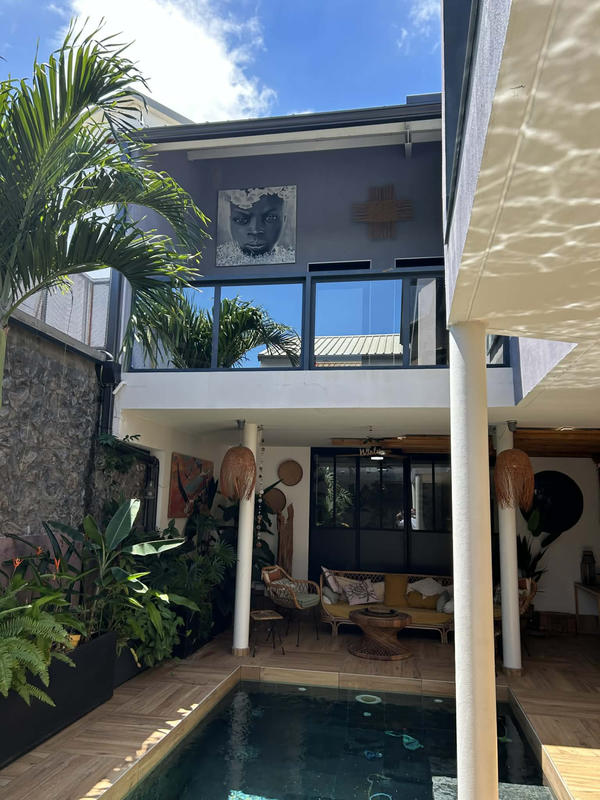 Maison - 198 m² - 10 pièces