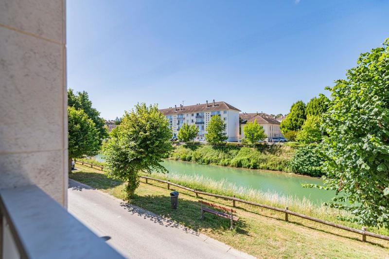 Appartement - 80 m² - 3 pièces