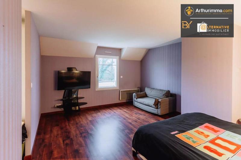 Maison - 244 m² - 9 pièces