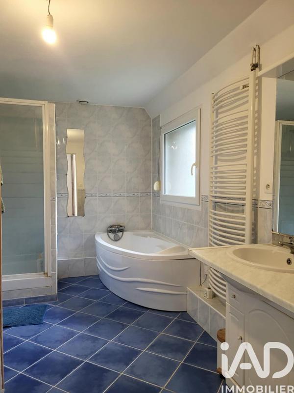 Maison - 217 m² - 5 pièces