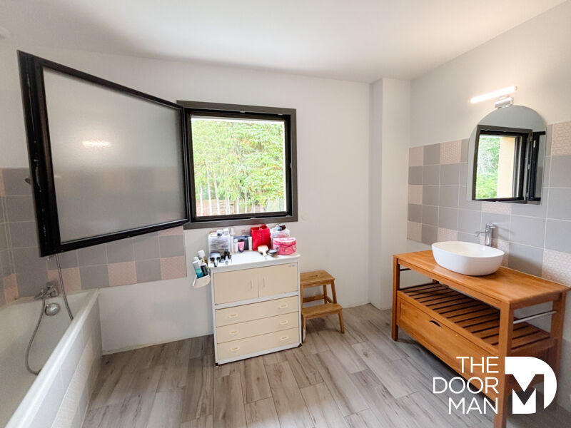 Maison - 197 m² - 7 pièces