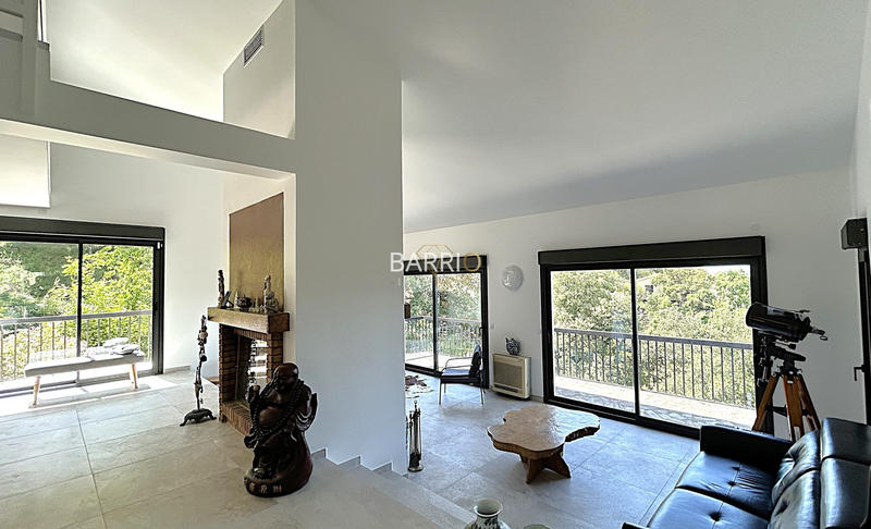 Villa - 240 m² - 6 pièces