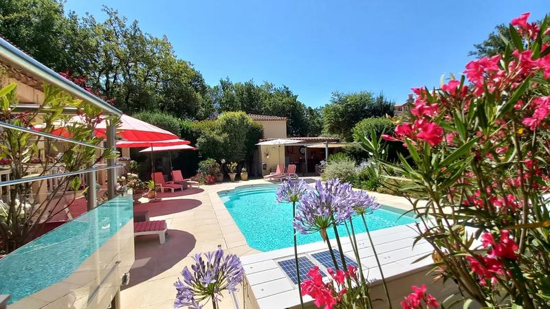 Appartement - 211 m² - 8 pièces