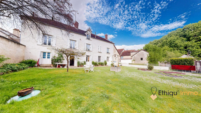 Maison - 314 m² - 10 pièces